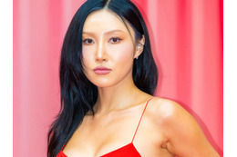 過激ダンスで“公然わいせつ”と告発されたファサが、ソロでの地位を築くのに協力した「オッパ」とは 画像