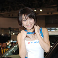 　東京オートサロン2006のコンパニオン写真集第14弾は、スズキブースから。