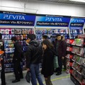 PSVita発売日、ヨドバシアキバは300人を超える行列発生 ― SCEハウス社長・平井会長も登場  