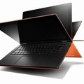 コンシューマー向け「IdeaPad Yoga 13」。ディスプレイ部を360度回転させることで、4つの操作モードに切り替えられる