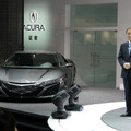 「NSXコンセプト」を横に、中国でのAcura展開を語るホンダの伊東孝伸社長