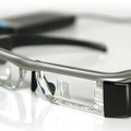 【CES 2014】エプソン、軽量化で“ウェアラブル”になったメガネ型端末「Moverio BT-200」 画像