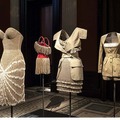 パリのガリエラ服飾美術館で開催中のアライア展