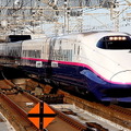 往復の航空券はCA、仙台～羽田・成田間の鉄道切符と宿泊はJR東日本がパッケージで販売する。写真は東北新幹線。
