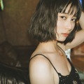 大久保桜子写真集「人 隣」（東京ニュース通信社刊）撮影／前康輔