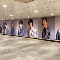 BE:FIRSTの特大特殊ポスターが東急渋谷駅構内に登場 画像