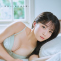 ＃ババババンビ・岸みゆ、“お姉さんビキニ”で1年ぶりの『ボム』水着グラビア！ 画像