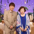 香取慎吾、上沼恵美子がMCを務める特別番組『星になったスターたち』　(C)フジテレビ