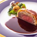 ディナー限定「極上黒毛和牛フィレ肉、フォワグラ、黒トリュフのパイ包み焼き 大徳寺納豆のソース」イメージ