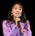 浅野ゆう子【写真：竹内みちまろ】