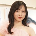 AKB48小栗有以、2作目のカレンダーで露出にも挑戦「大人っぽい雰囲気になっています」 画像