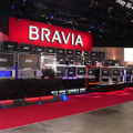 液晶テレビの新シリーズ「BRAVIA」のラインアップを一堂に展示