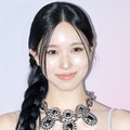 TWICE・ミナ、“布少なめ”ドレスで魅了…圧巻スタイルに「ため息しか出ない」の声【PHOTO】