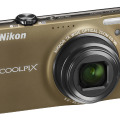 「COOLPIX S6000」（ソフトブラウン）