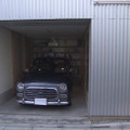 夫の仕事場を併設し、書庫も兼ねる車庫©MBS