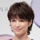 吉瀬美智子、48歳ミニスカ姿が美しすぎる 画像