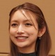 後藤真希、ガウンから谷間ちらり！撮影現場からインスタライブ 画像