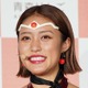 王林、太もも際どい脚組みショットで「2024もカレンダーでますぅ」 画像