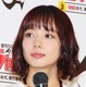 岡田紗佳、超ミニワンピ姿で美脚披露「若々しい！」「ありがとうございます」 画像