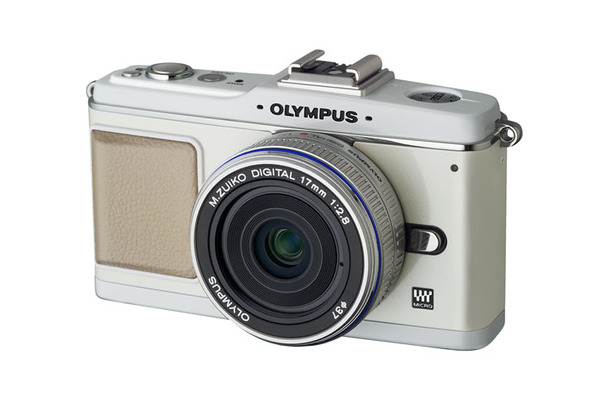 「OLYMPUS PEN E-P2」の限定ホワイトモデル（レンズキット）