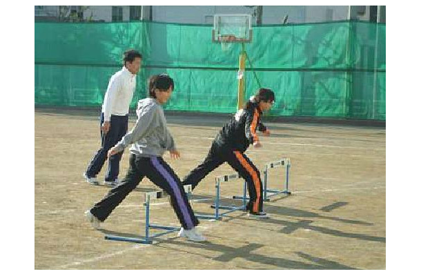 江戸川区立東葛西小で行われた昨年のからだであそぼうウィークのもよう