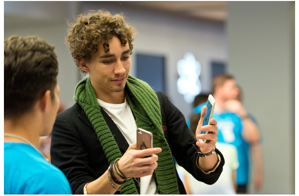 ロバート・シーハン（Robert Sheehan）（c）Getty Images