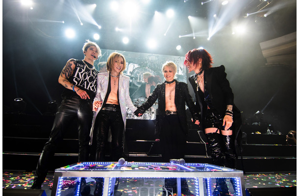 YOSHIKI率いるTHE LAST ROCKSTARS、デビューツアー完走！LAでファイナル