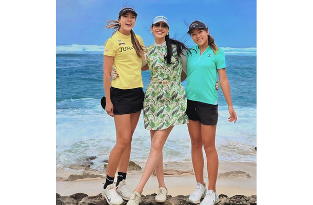 アンミカ、女子プロゴルファー・エイミーコガらと美脚際立つ3ショット公開
