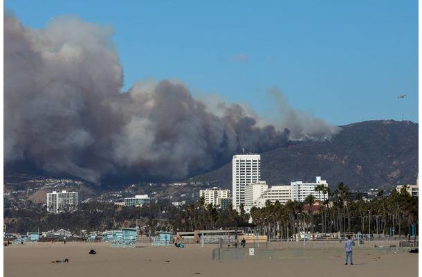 アメリカ・ロサンゼルス周辺で山火事発生（Photo by Apu Gomes/Getty Images）