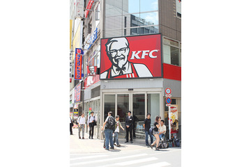 「初めてのバイトはKFCでした」……ほしのあき、ニワトリ姿で猛アピール！ 画像