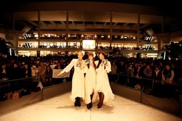 Kalafina　劇場版「まどか☆マギカ」主題歌をライブで披露　 画像