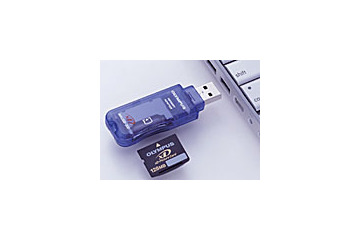 オリンパス、USB2.0対応のスティック型xDピクチャーカードリーダー/ライターとxDピクチャーカードのセット製品 画像