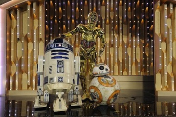 【NHK紅白】BB-８やR2-D2、C-3PO……紅白に「スター・ウォーズ」の人気ドロイド登場 画像