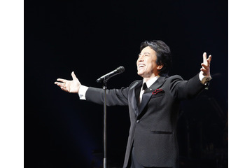 布施明、歌手生活54年目にして声帯ポリープ発症 画像