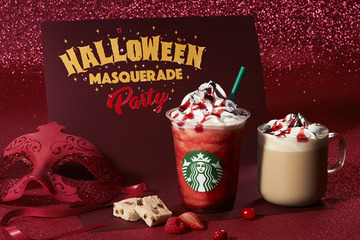 スタバ、真っ赤なソースのハロウィン新作フラペチーノ発売 画像