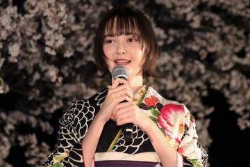 玉城ティナ、イルミネーション点灯式初参加に「芸能人みたい！」と大喜び 画像