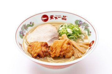 天下一品こってりシリーズ第3弾はラーメン×こってり唐揚げ！ 画像