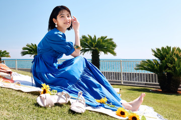 若月佑美、爽やか夏ファッションで魅了！Amazon Fashionのメインビジュアル続投 画像