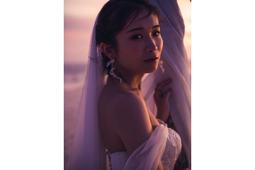 秋元真夏、ウエディングドレス姿披露！理想の結婚相手も告白 画像