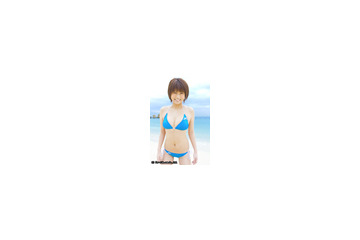 彼女がいればいつでも真夏気分！　冬の沖縄で小阪由佳がハジける 画像