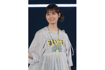 日向坂46・小坂奈緒、始球式でノーバン投球！ 画像