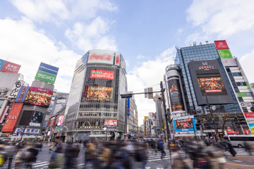 TWICEのファミマCMが渋谷スクランブル交差点をジャック！ ファミマプリントでオフショットも販売 画像