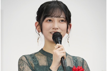 乃木坂46・池田瑛紗、シックなワンピース姿でテープカットイベントに登場「本当に光栄です」 画像