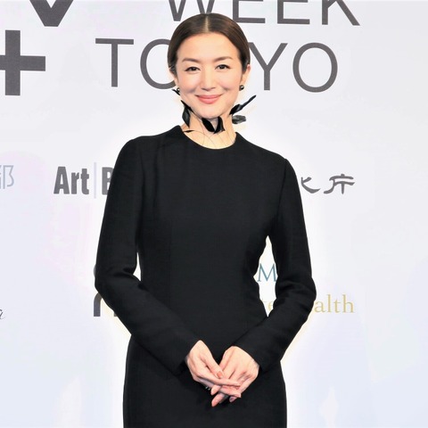 鈴木京香、黒いドレス姿で会場を魅了！学芸員になりたかった高校時代を述懐！ 画像