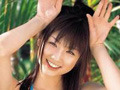 小倉優子がセクシー水着で不思議キャラ全開!? 画像