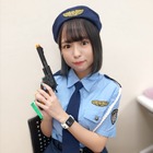 寺坂ユミ、ミニスカ警官コスプレで「緊急逮捕しちゃうぞ」 画像