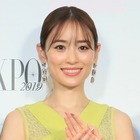 泉里香、膝上モノクロコーデで2ヵ月ぶりの美脚ショット！「貴重な脚出しキター！」 画像