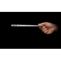 アップル、小型の新MacBook Airを発表……価格は8万8800円から 画像