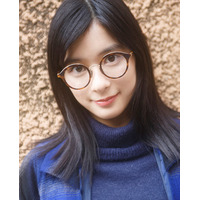『海月姫』主演の芳根京子がメガネグラビア披露！ 画像