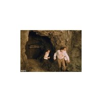少年の心を躍らせたヴェルヌ原作の地底探検譚を70年代の特撮で 画像